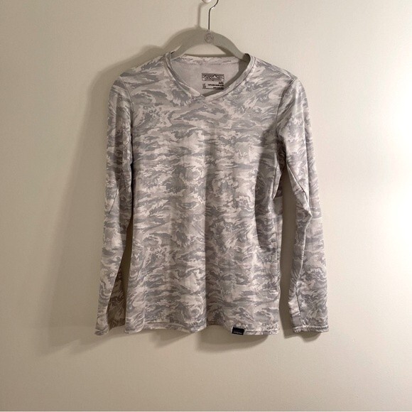 Patagonia T-Shirt Capilene Gray White Long Sleeve Base Layer Top Camouflage XS - Picture 1 of 8
